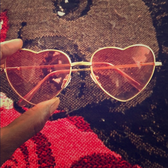 Cute Heart Shaped Sunglasses - Picture 1 of 4